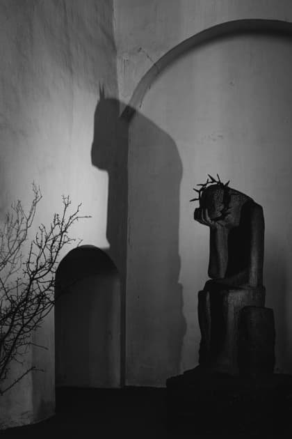 artwork Oksana Nevmerzhytska -  - What is death?