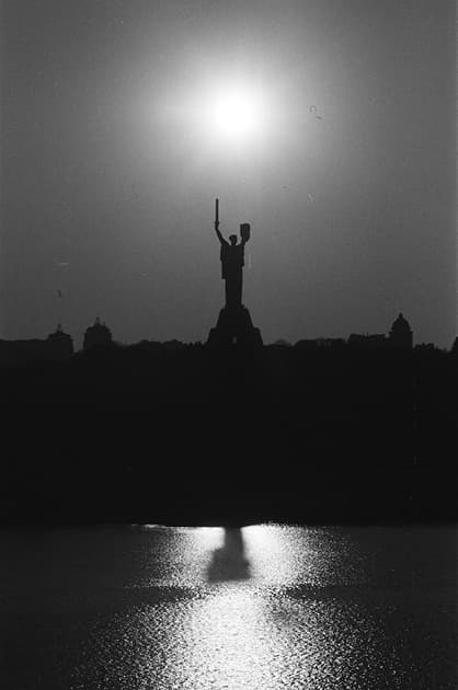 artwork Artur Byzenko -  -  Neither peace nor war