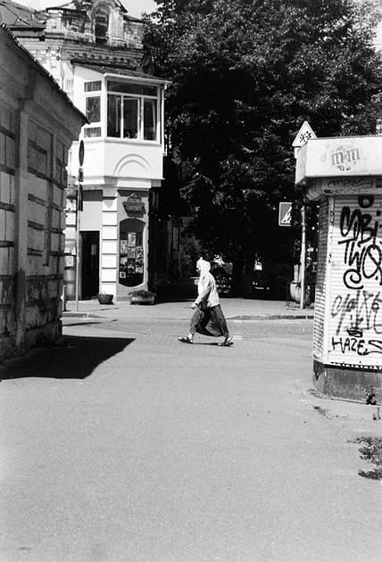 artwork Artur Byzenko -  -  Neither peace nor war