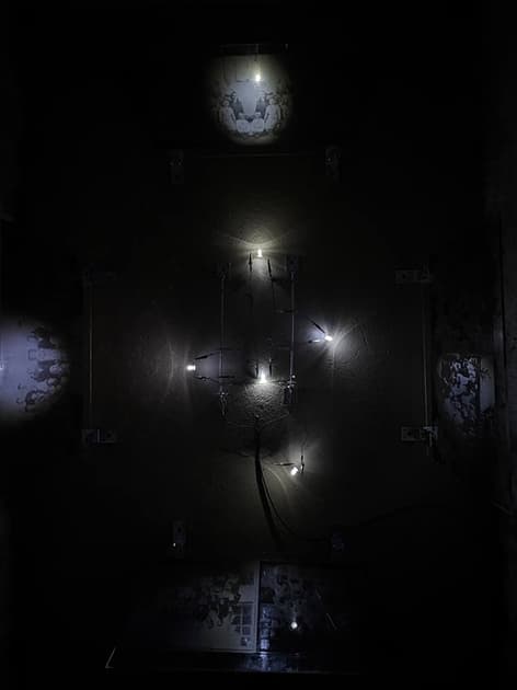 artwork Eva Fomitski -  - SPILL NYY KOD
