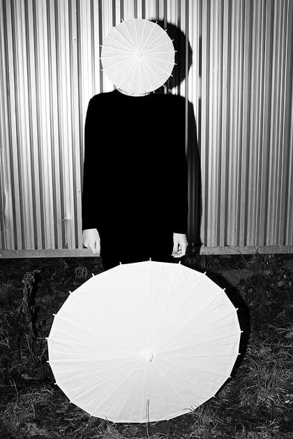 artwork Kristina Mos -  - Handbook of fragility
