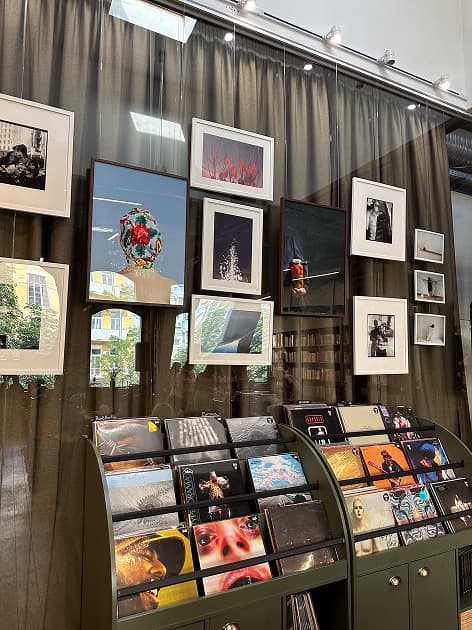 exhibition Readeat Книгарня-кавʼярня - виставка Myph